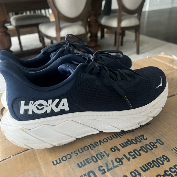 Hoka Arahi 7 Sneakers